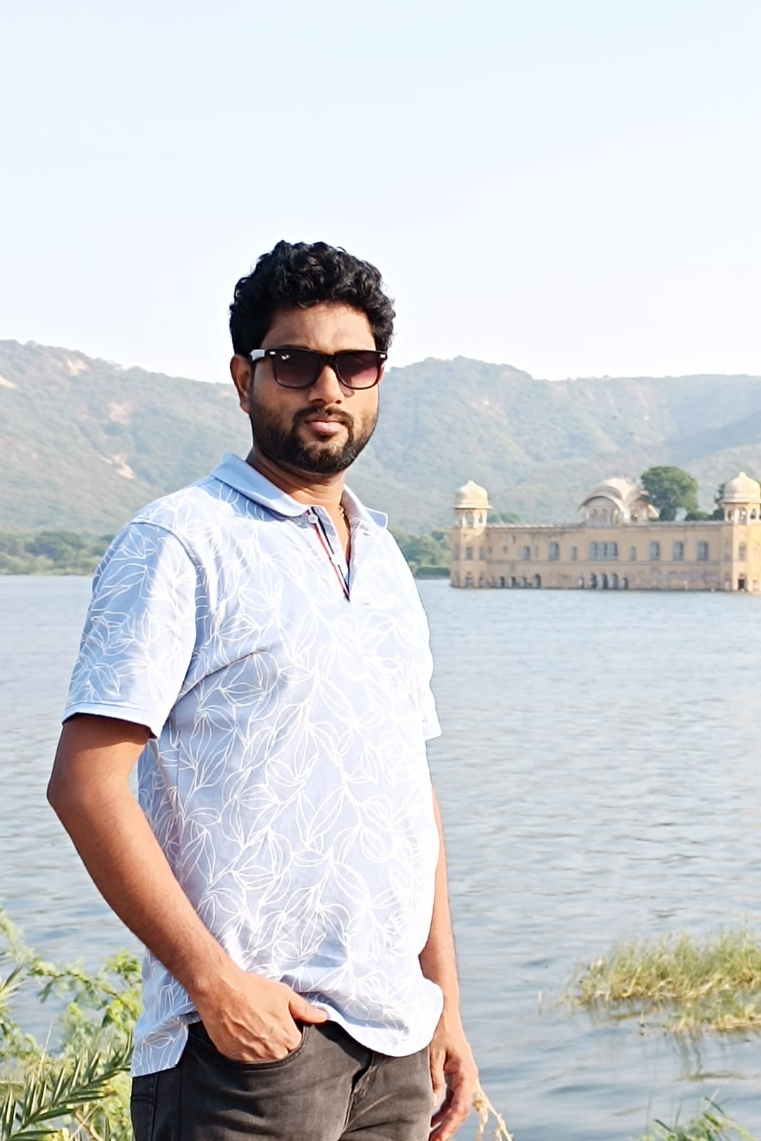 Mr. Balveer Singh 